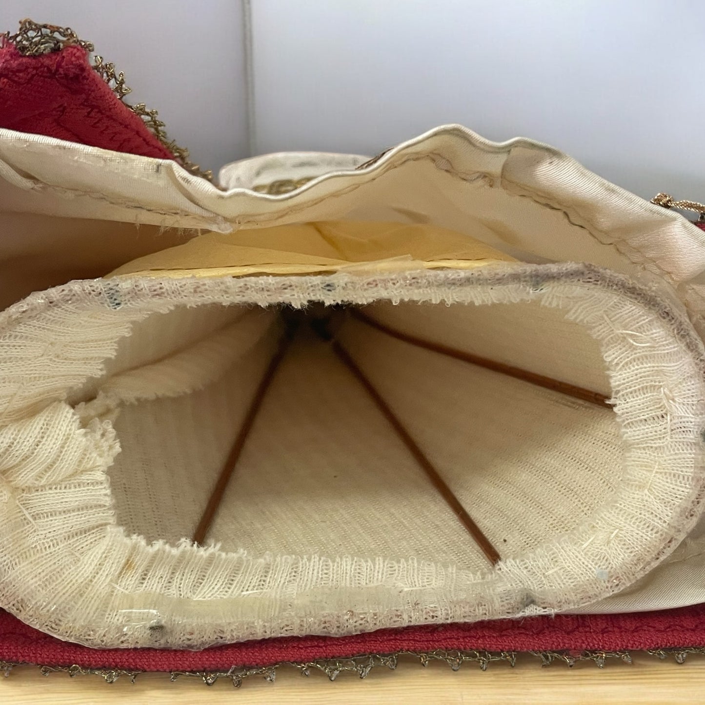 Maria con Bambino in cera, statua sacra 25 cm anni ‘50 fiamminga