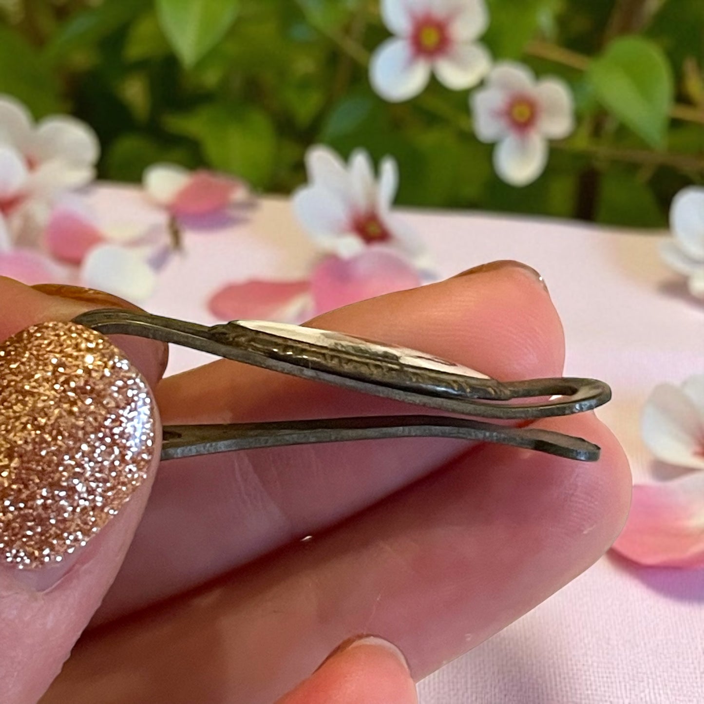 Ferma cravatte con smaltino cane, fine ‘800 primo ‘900