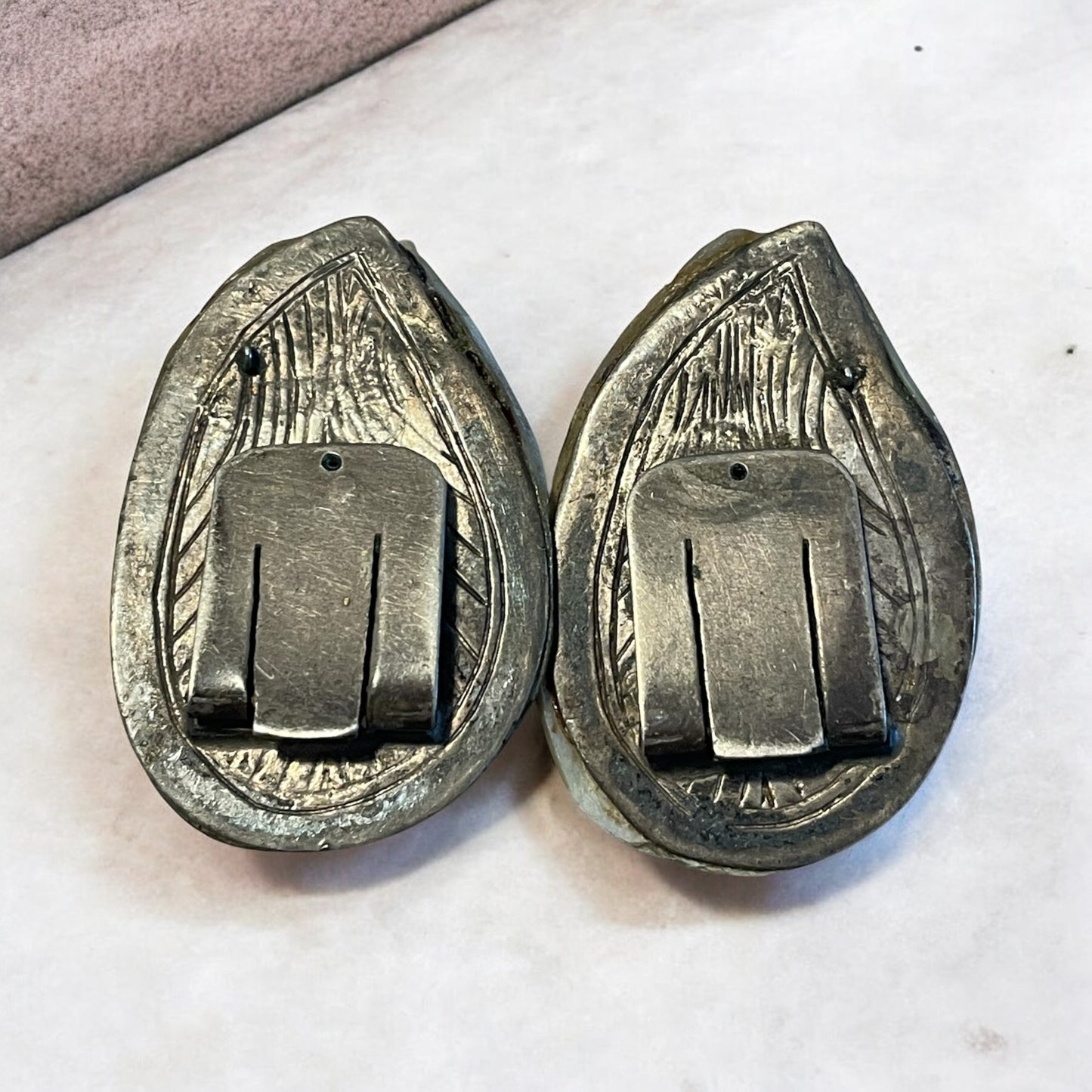 Coppia di fibbie da scarpa in madreperla ed argento, fine ‘800 - primo ‘900