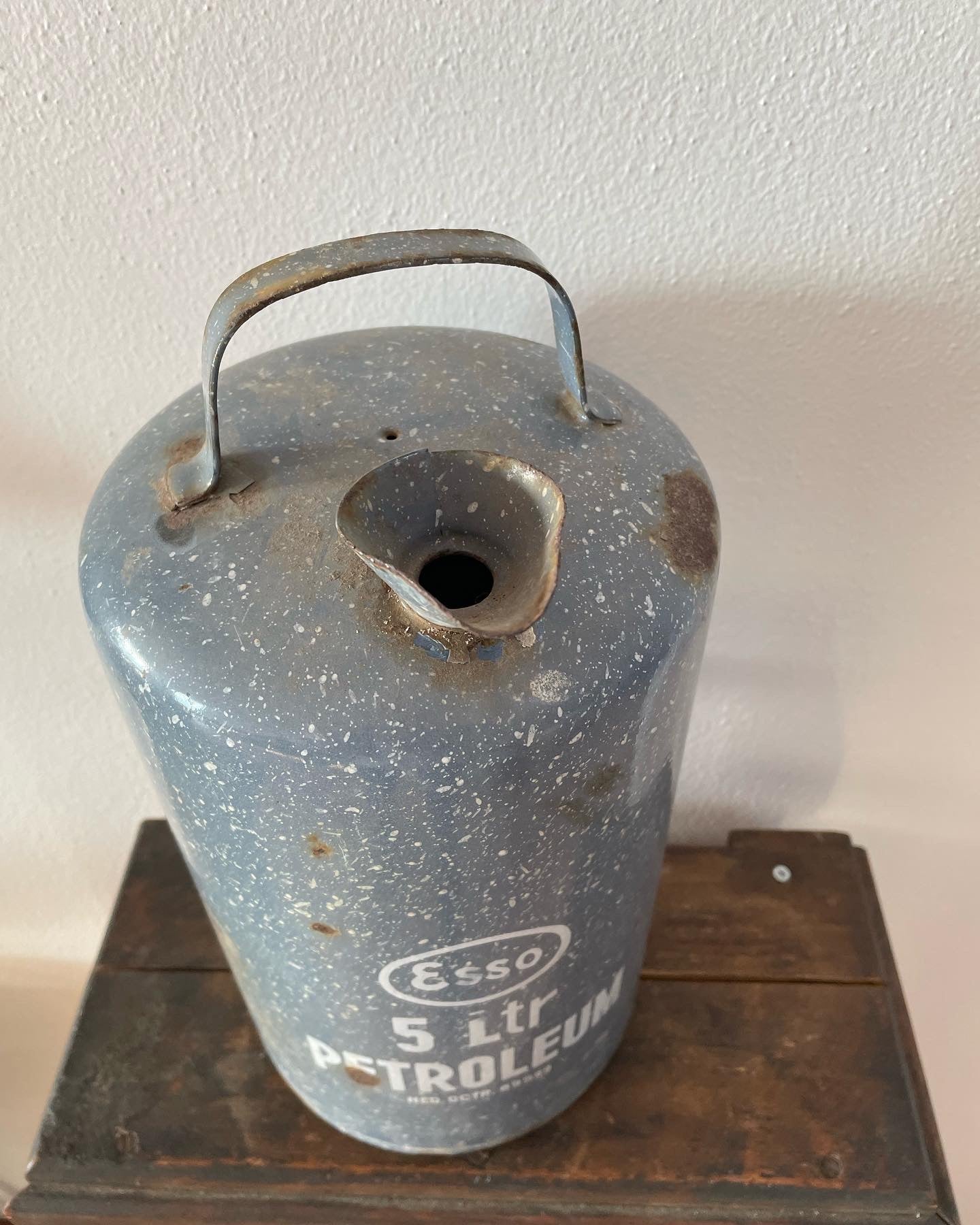Esso 5 L Garage style canister
