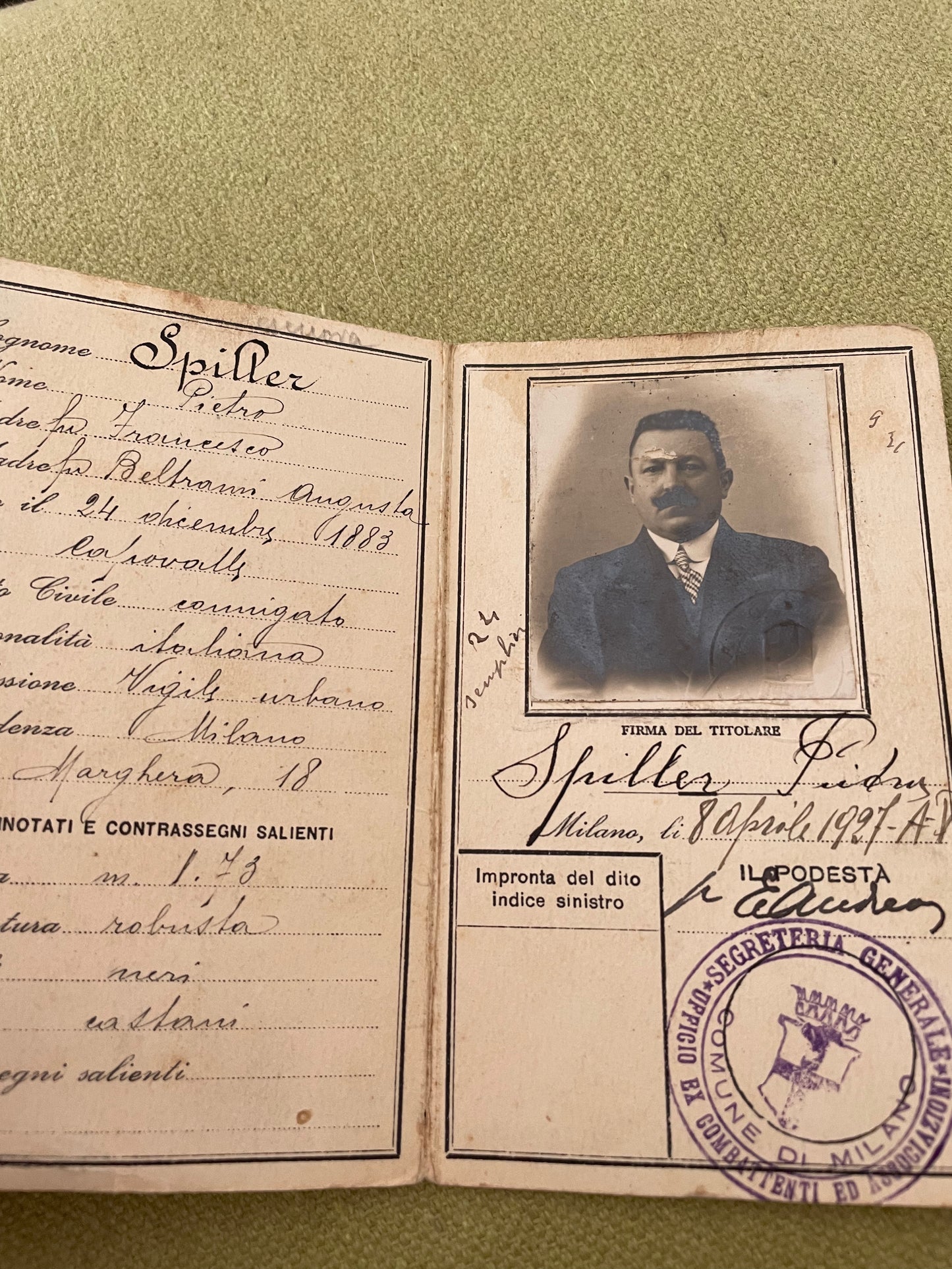 Documenti identità antichi