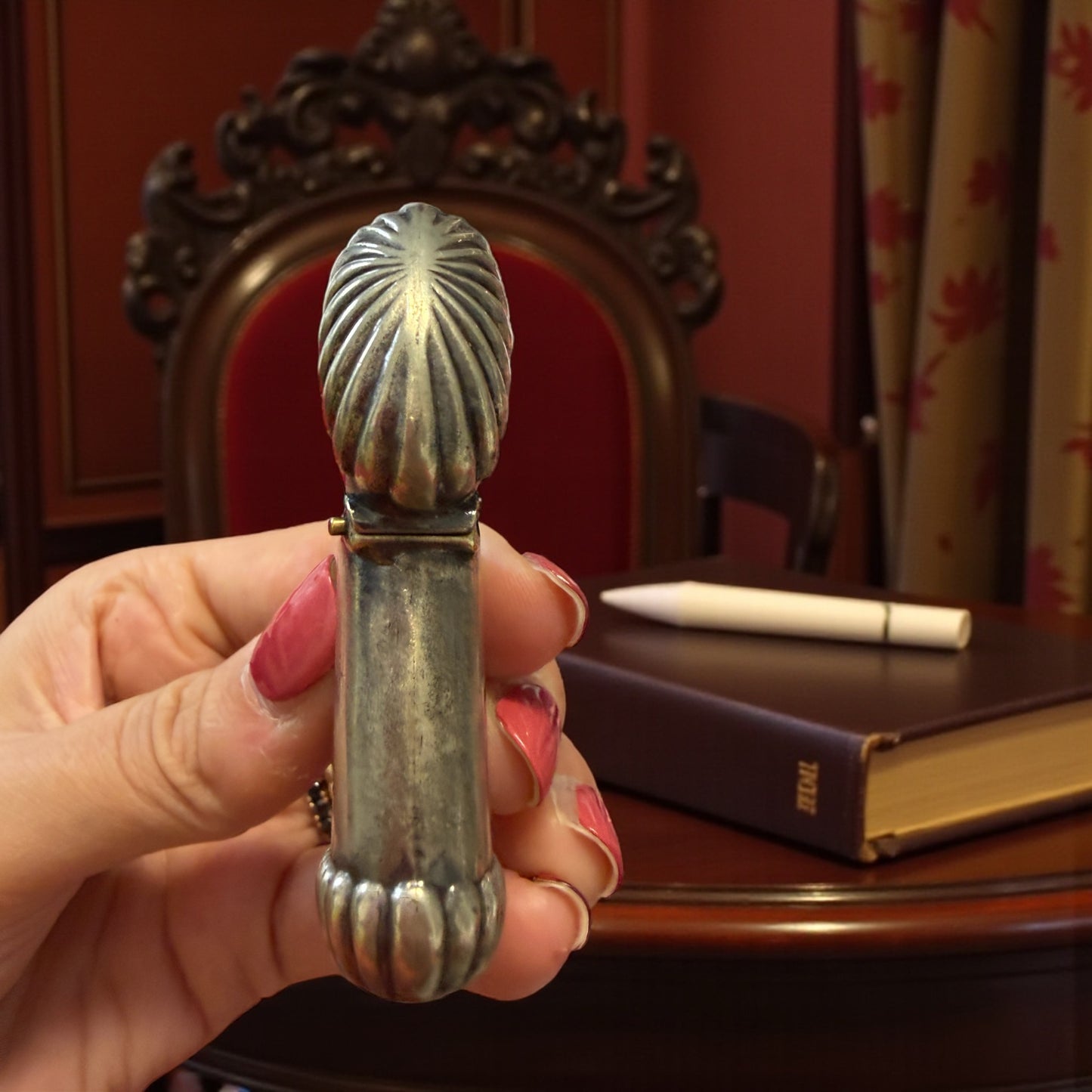 Antico Vesta case in argento inglese, vittoriano, inciso con monogramma CJM e data 1890