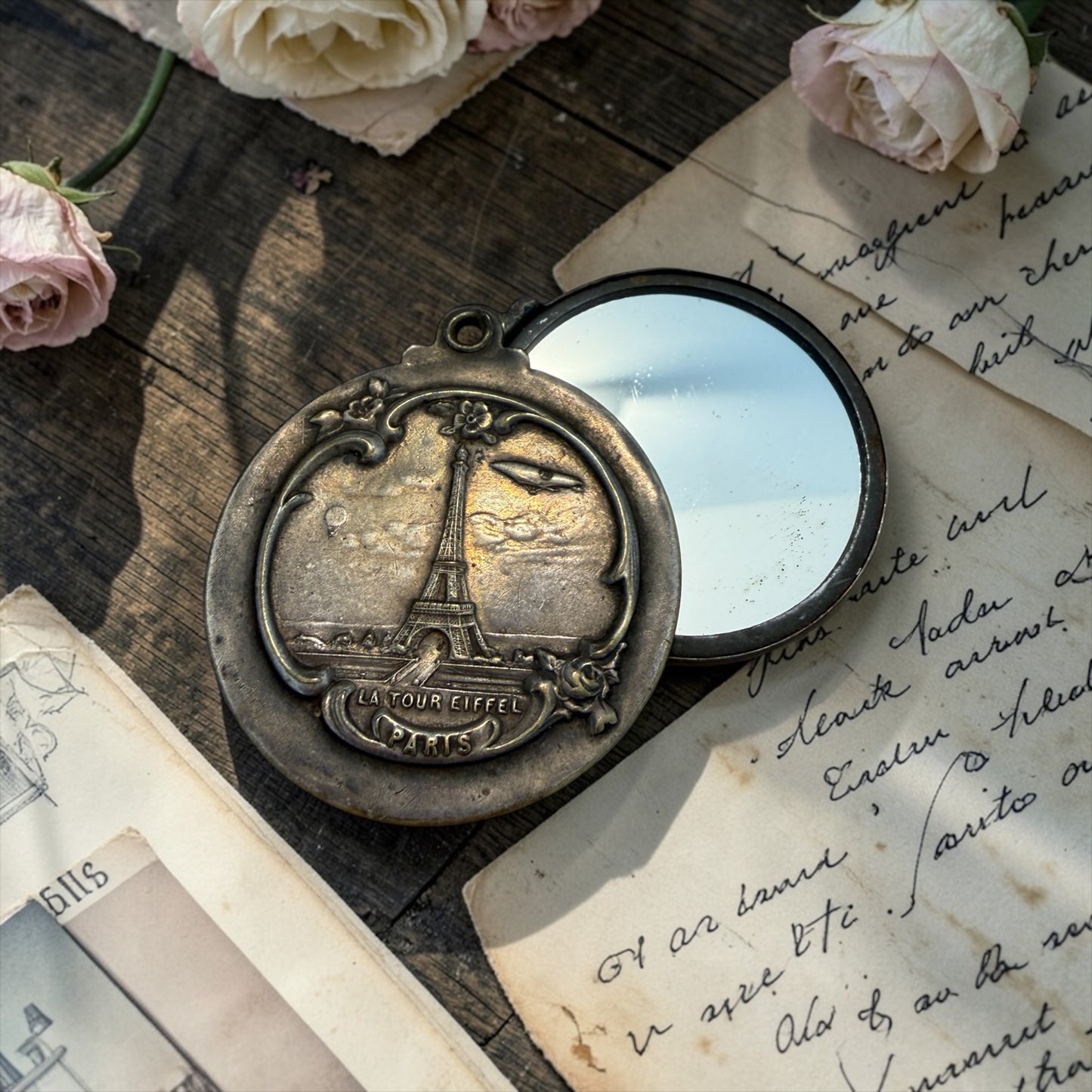 Pendente argentato con specchio scorrevole, 1900 Esposizione Universale Parigi