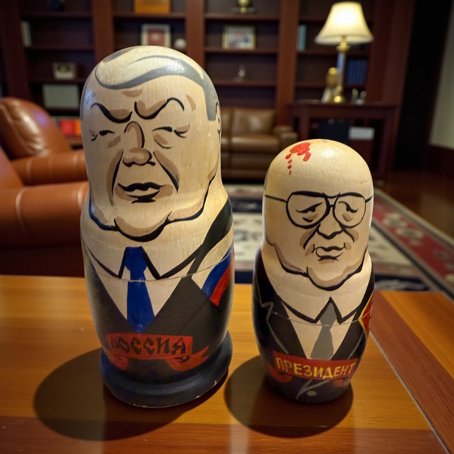 Matriosche con personaggi politici russi, legno, anni ‘90 satira politica
