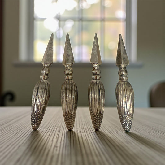 Set di n.4 antichi sgrana mais prima metà ‘900, a guisa di pannocchia, argentati