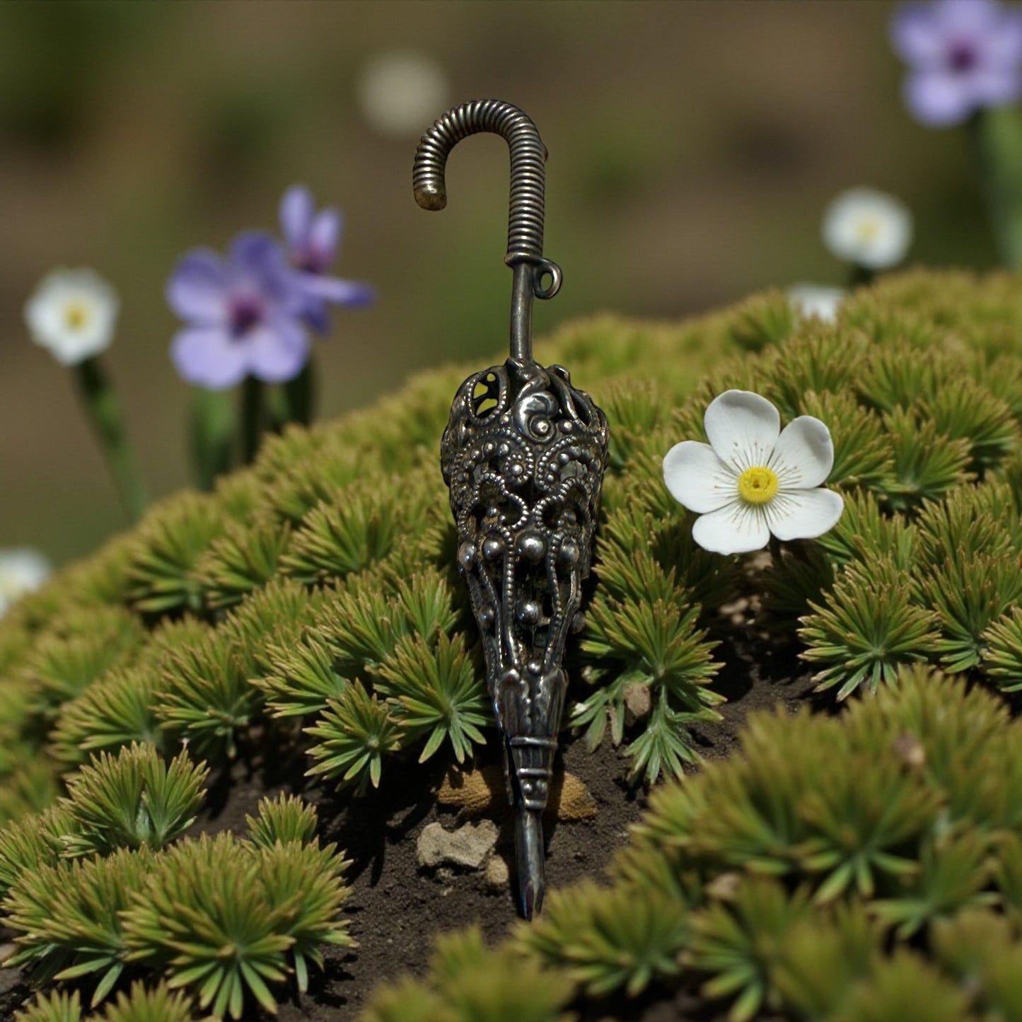 Spilla / pendente con filigrana in argento a guisa di ombrellino, fine ‘800 primo ‘900