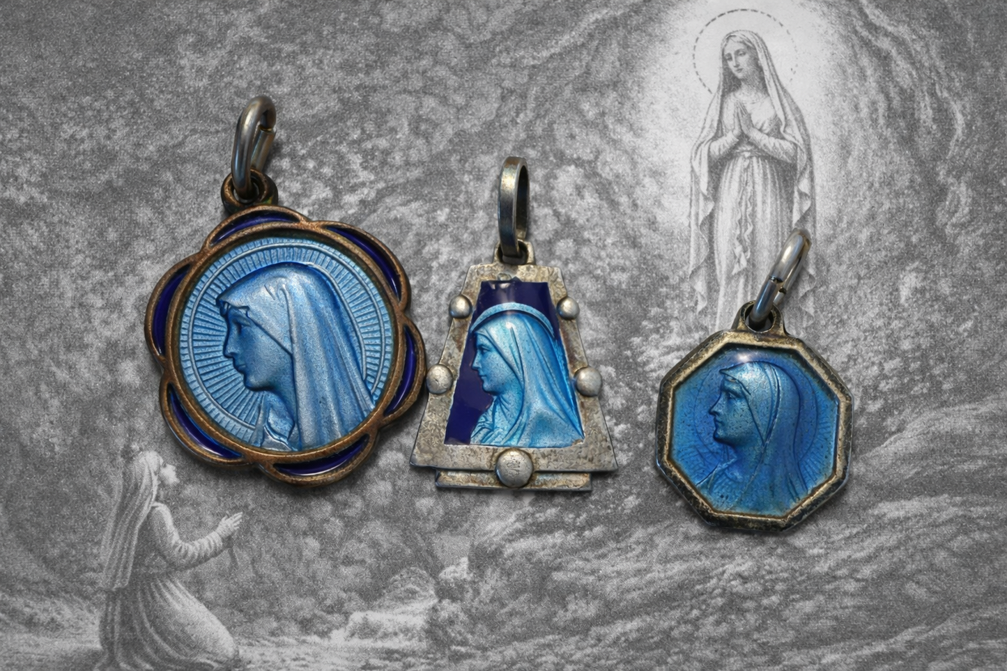 Tris medaglie sacre Mariane di cui due in argento prov. da Lourdes, fine ‘800 primo ‘900