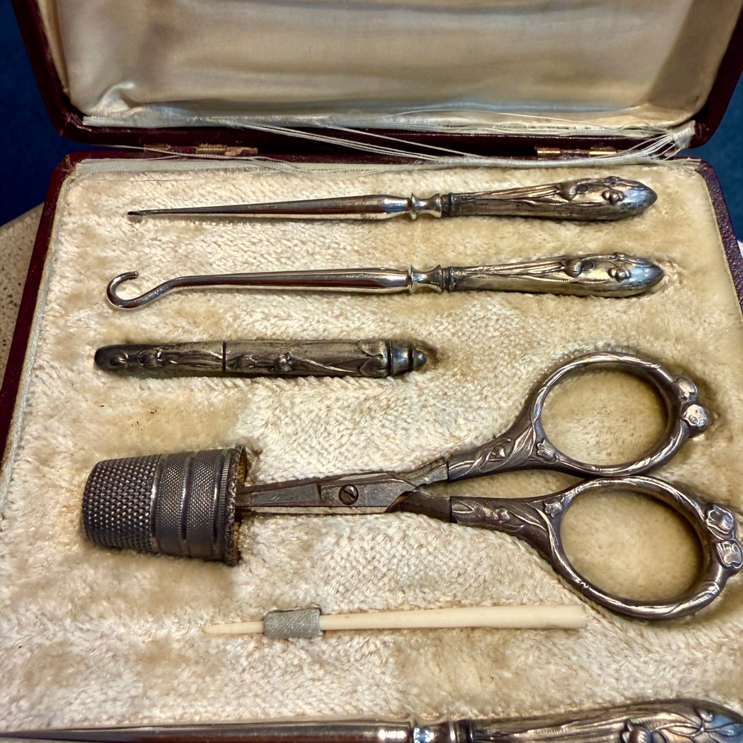 Antico set completo da cucito in custodia, placcato argento, liberty - tardo vittoriano