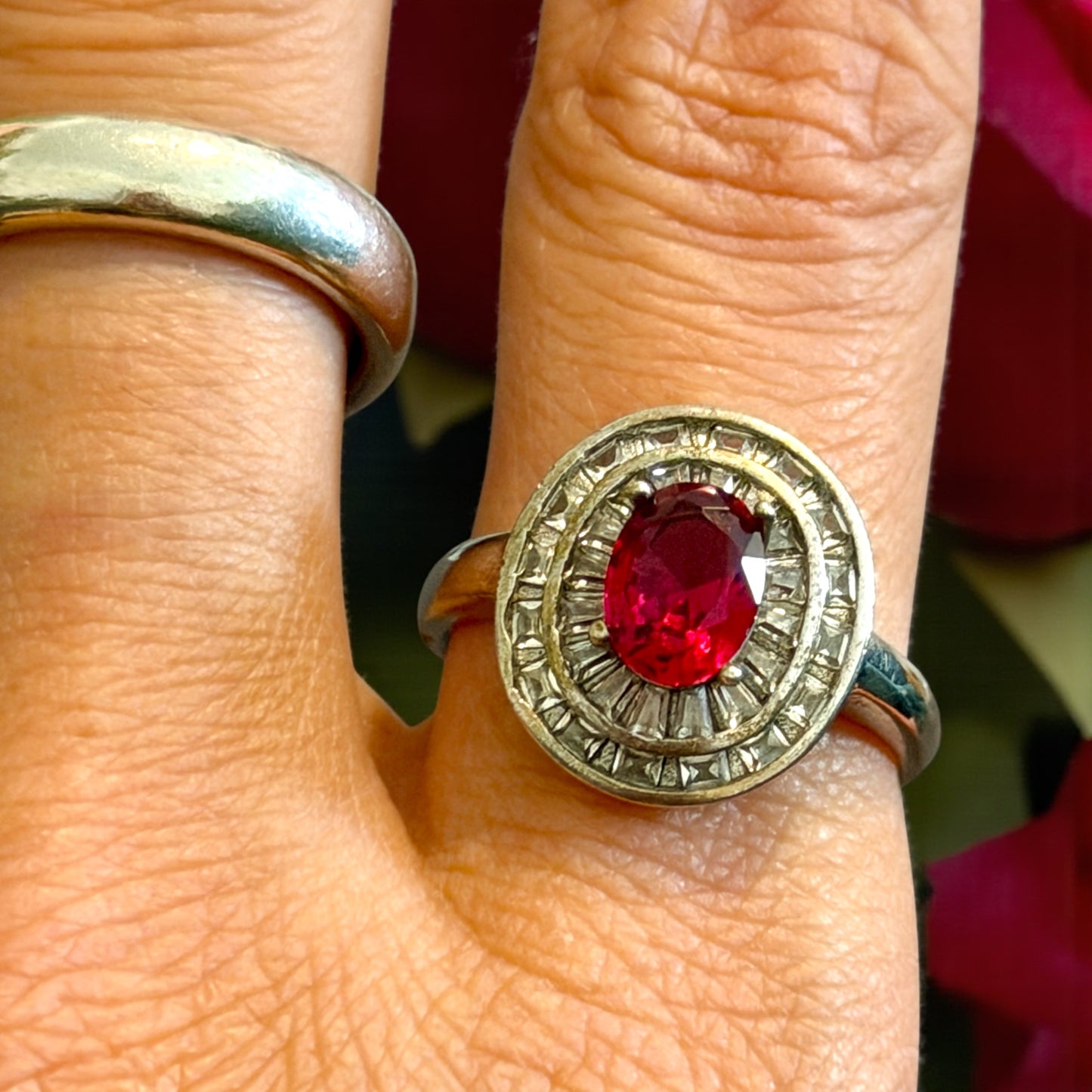 Anello argento anni ‘70 con spinello color Gertrude Jekyll