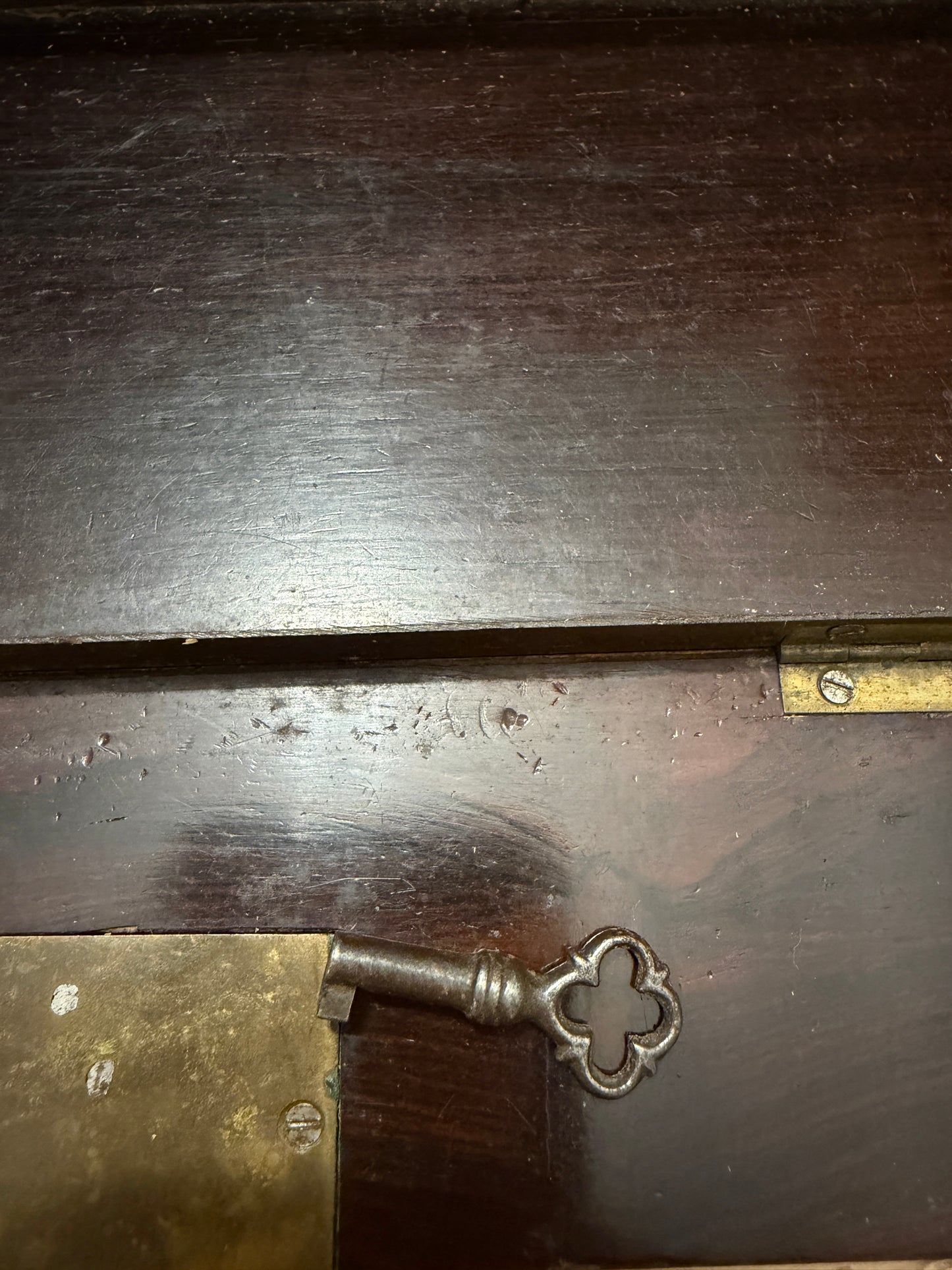 Antico cofanetto per corrispondenza da scrittoio, con ribaltina e chiave, fine ‘800