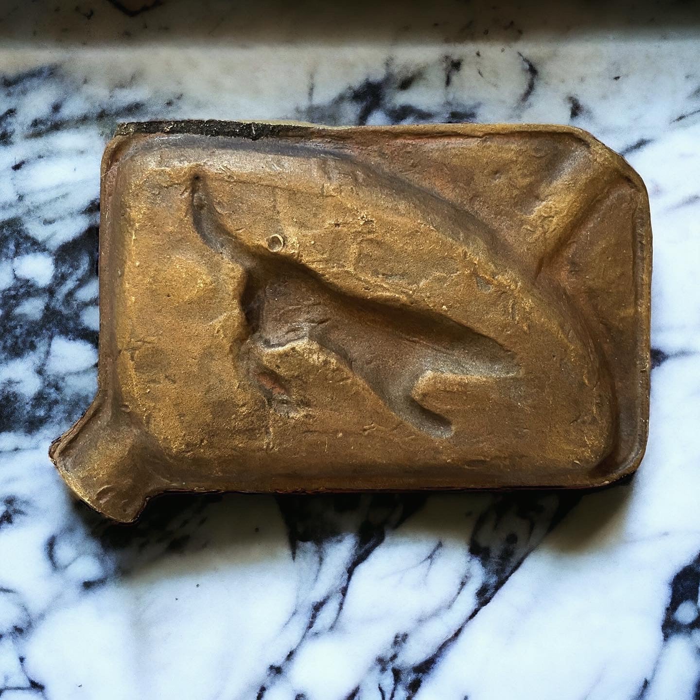 Hunting dog bronze ashtray