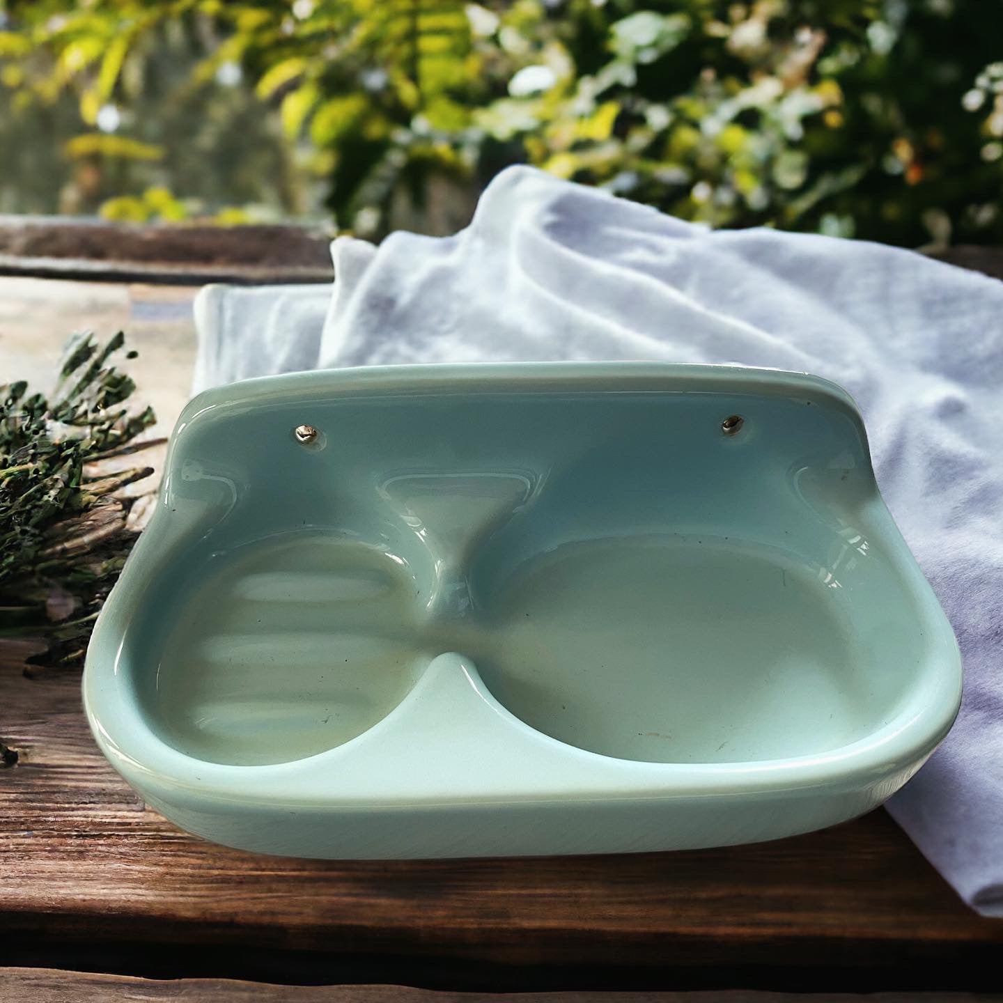 Ceramic bathroom set from the 50s and 60s