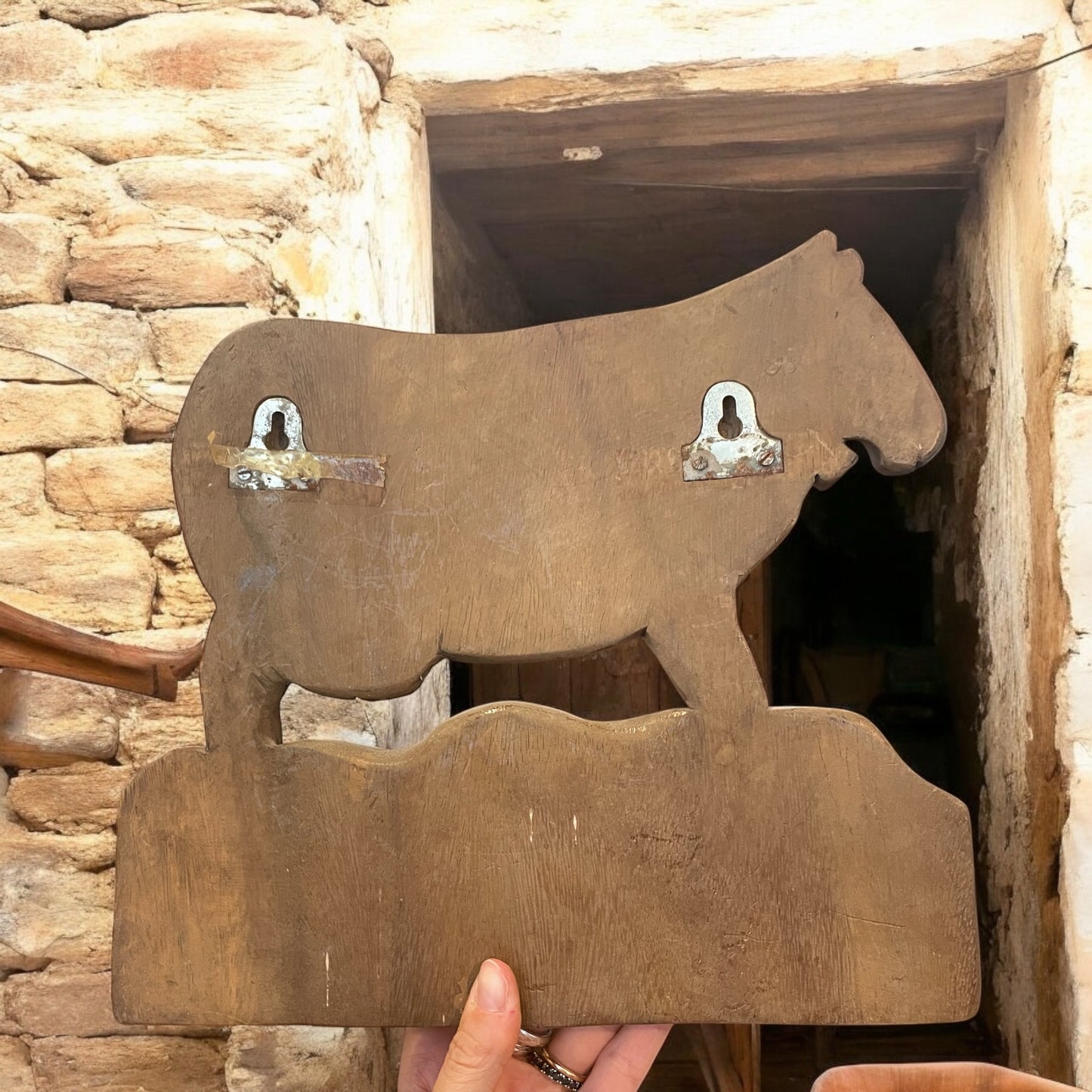 Appendino grande in legno country, anni 50 - 60 a guisa di mucca