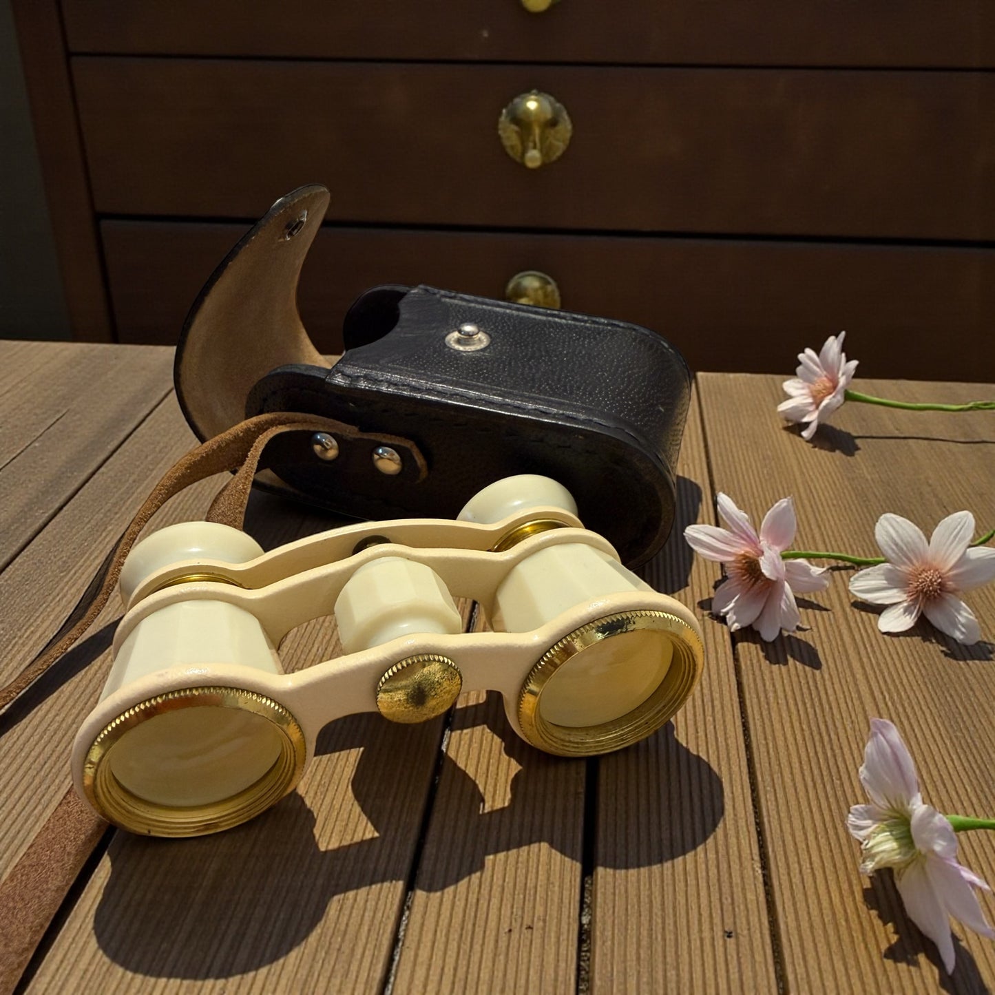 Binocolo da opera completo di astuccio, ex USSR anni ‘60