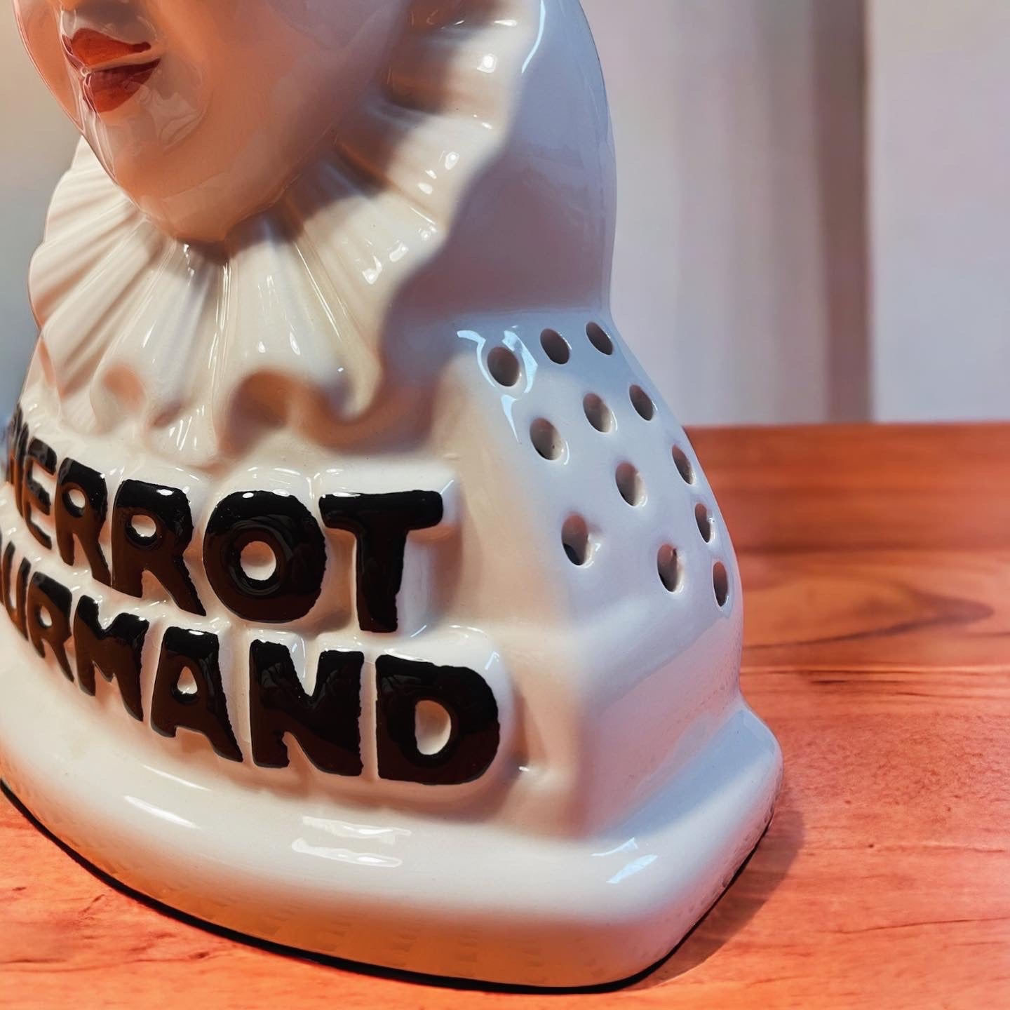 Pierrot Gourmand porcelain