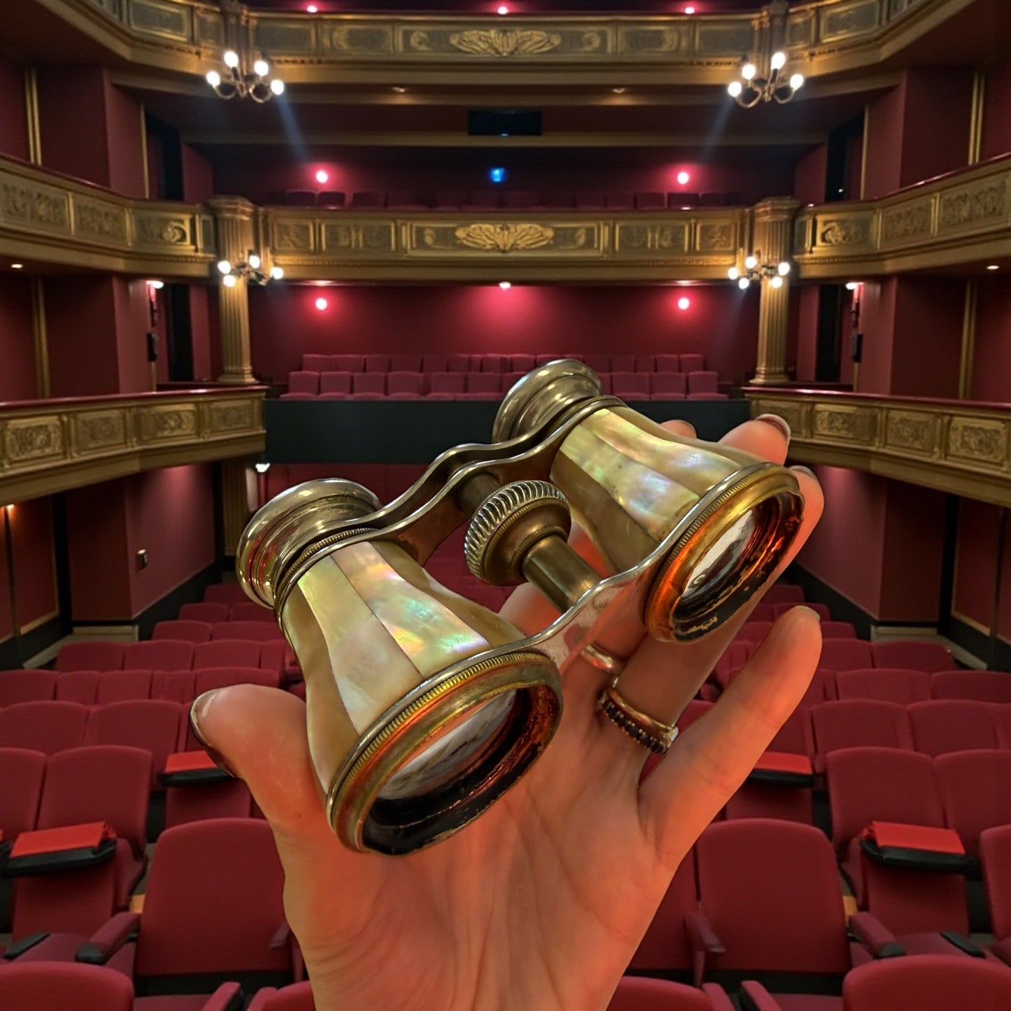 Antico binocolo da teatro in madreperla, opera glasses fine ‘800 primo ‘900