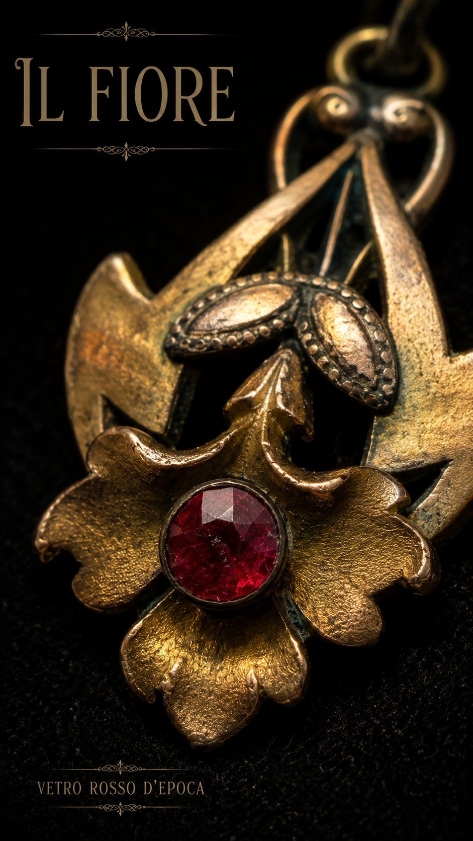 Antico Ciondolo pendente proto Liberty placcato oro con centrale rosso rubino, 1895-1905 ca