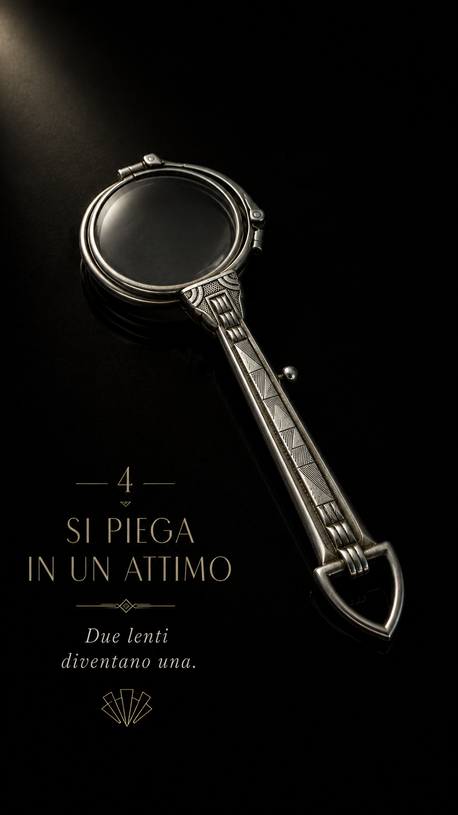Antichi occhiali da lettura “lorgnette” con prezioso decoro déco e meccanismo di chiusura