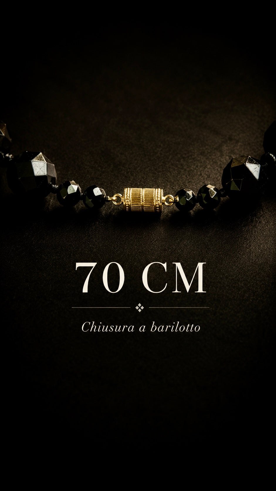 Collana 70 cm in grandi perle di vetro nero sfaccettato simil jet francese, anni 30-40