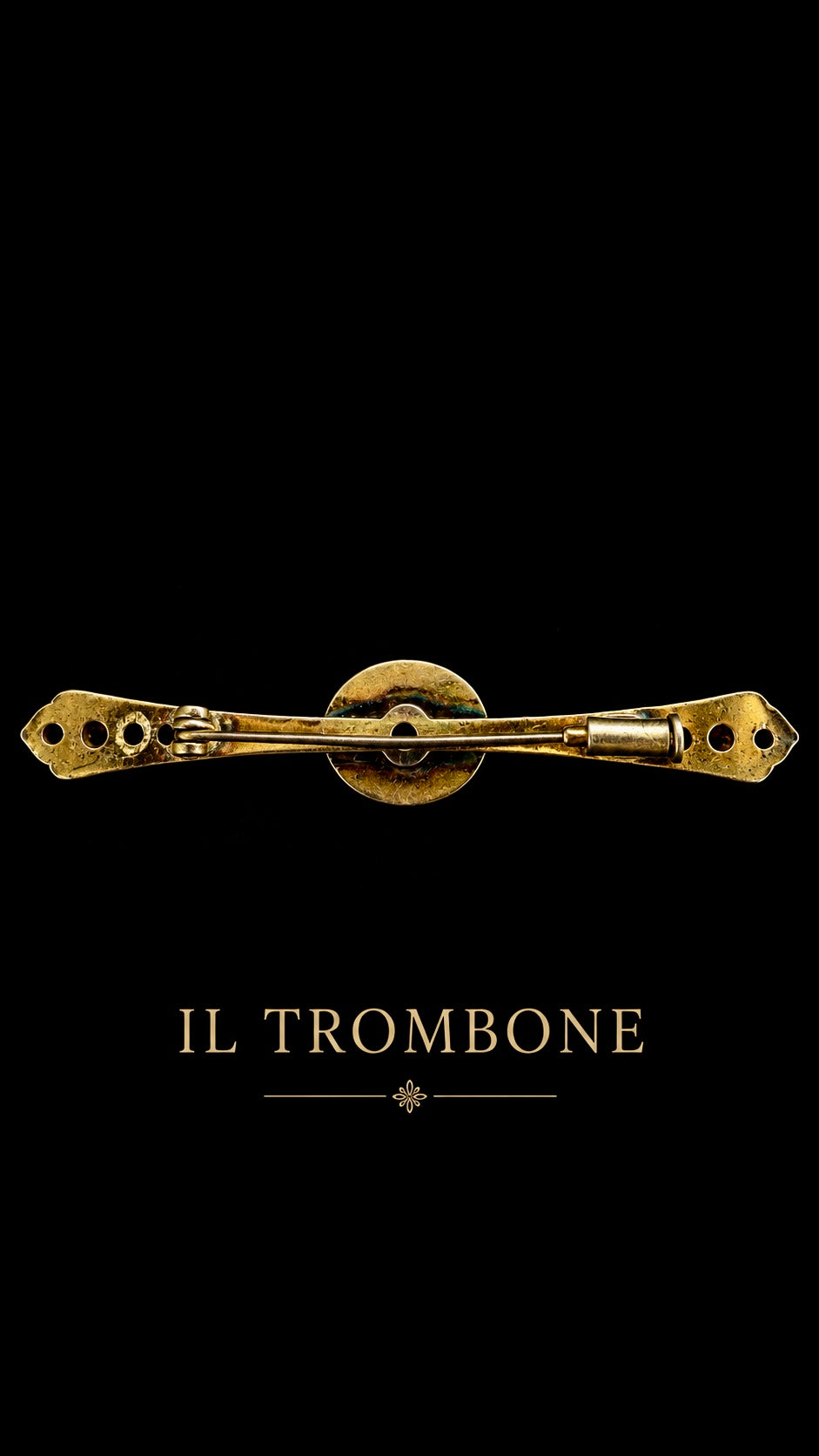 Luminosa parure fine anni ‘40, spilla a barretta e orecchini clip con cristalli e cabochons blu profondo