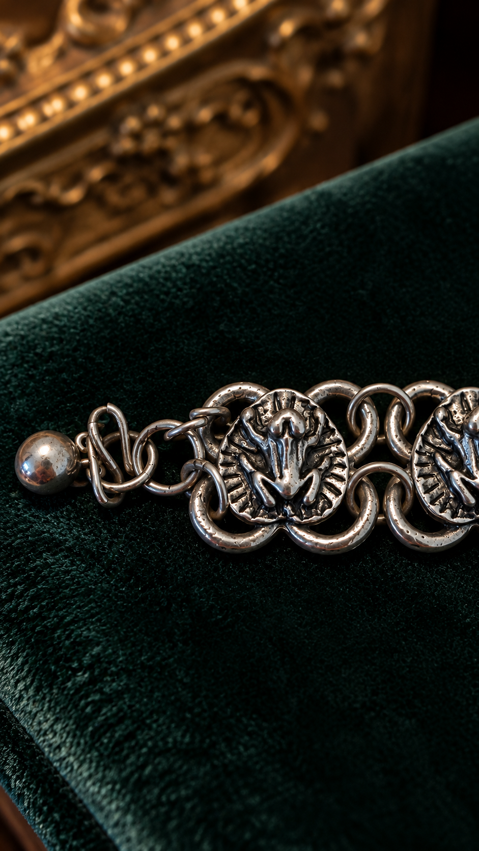 Bracciale vintage porta fortuna con ranocchie argentate