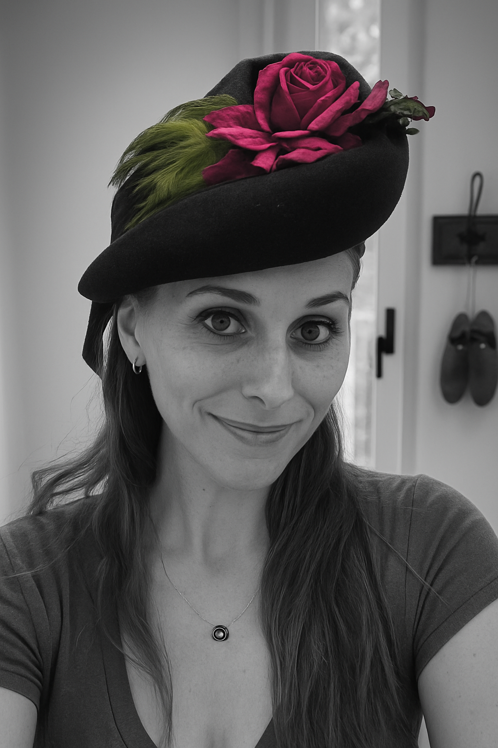 Cappellino anni ‘30 in feltro nero rivisitato da stilista