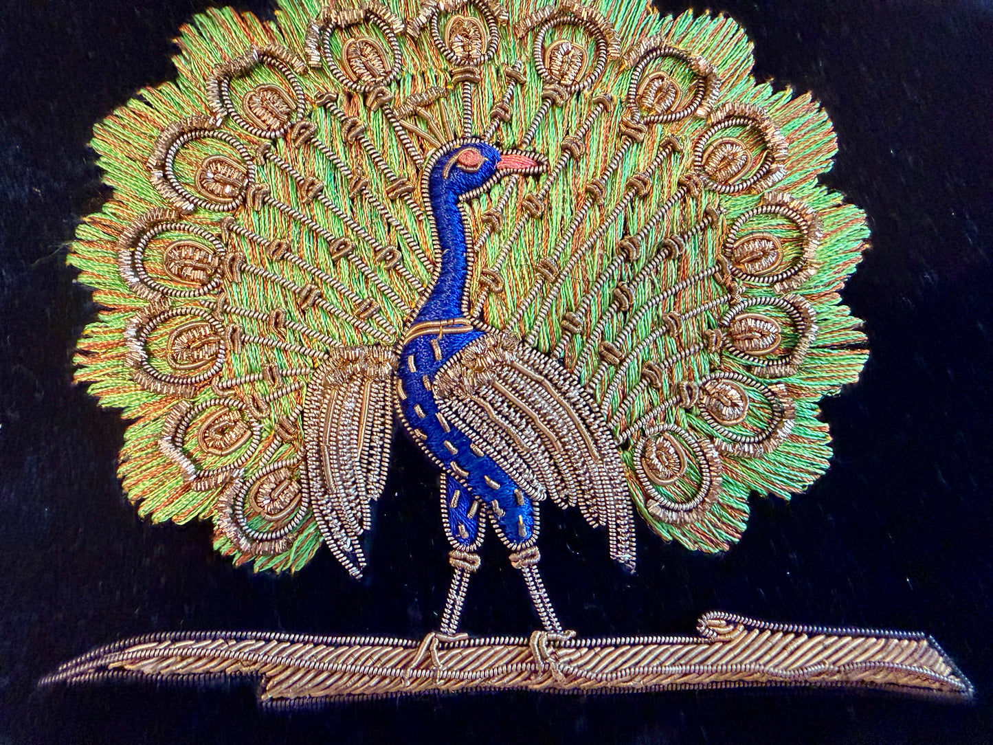 Pochette in velluto e raso nero con pavone policromo in canutiglia, 50s-60s