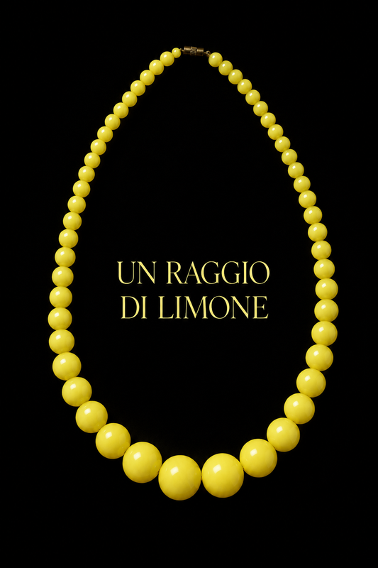 Collana vintage in perle di vetro degradé anni ‘60 giallo limone, con chiusura a barilotto