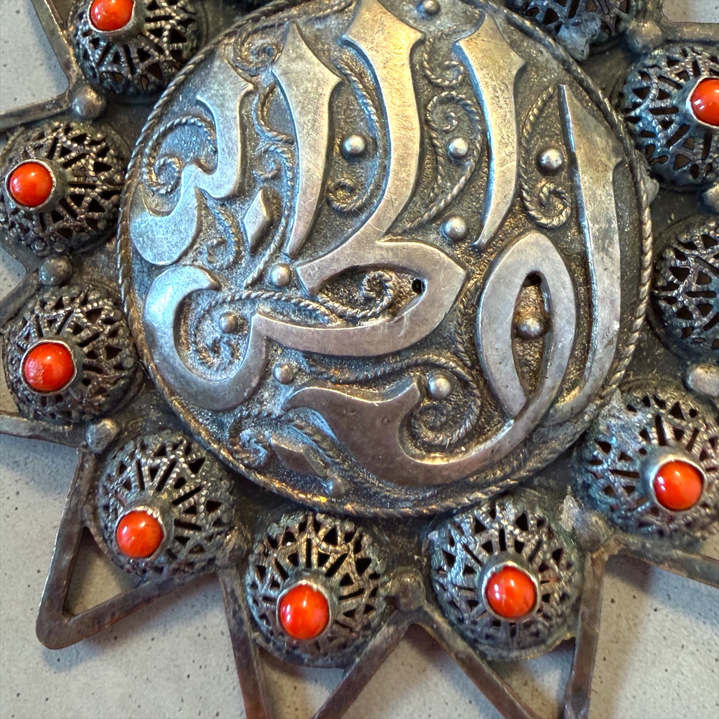 Pendente / spilla gioiello in argento pieno, antica gioielleria Berbera primi ‘900