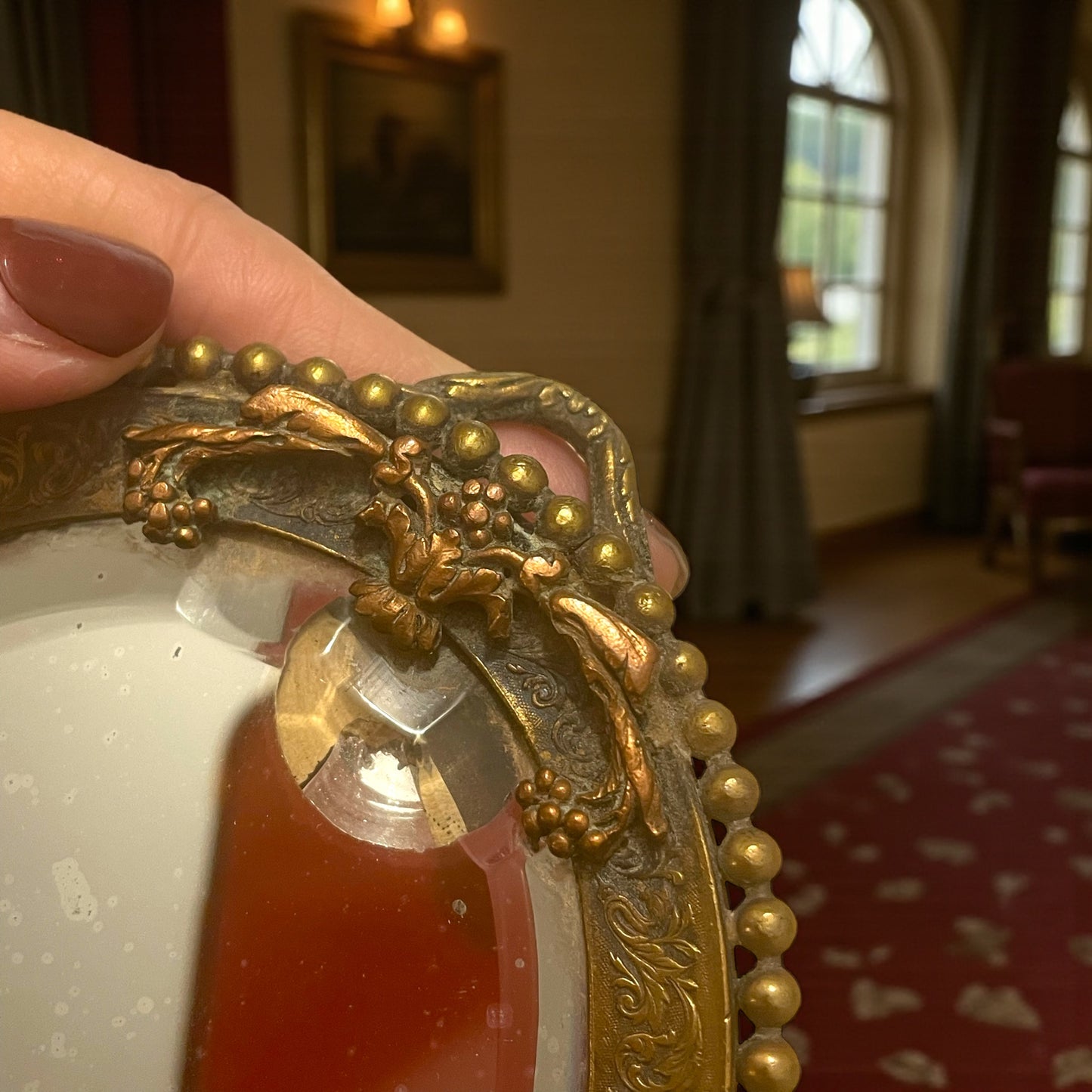 Antico specchio da mano al mercurio, fine ‘800 finemente lavorato