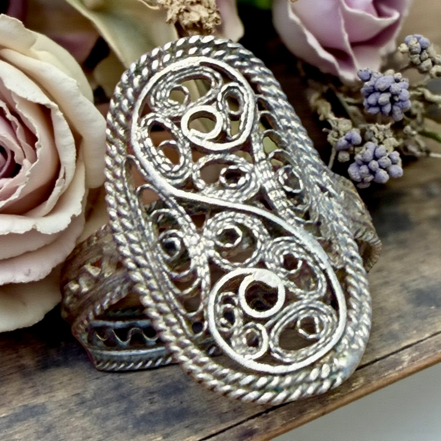 Anello in finissima filigrana d’argento, manifattura italiana anni 60