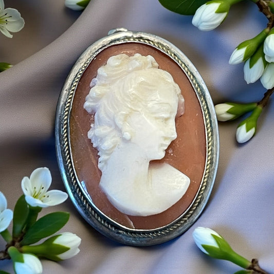 Cammeo su conchiglia montato in argento ‘800, Italia Torre del Greco anni ‘50 ca