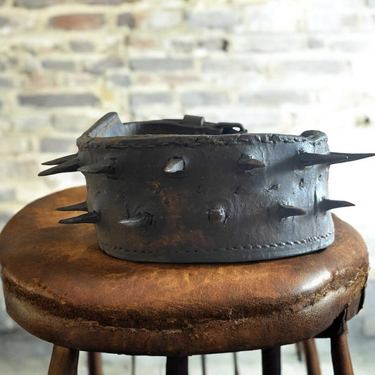 Antico e raro collare anti-lupo per cani pastore, forgiato a mano fine ‘800