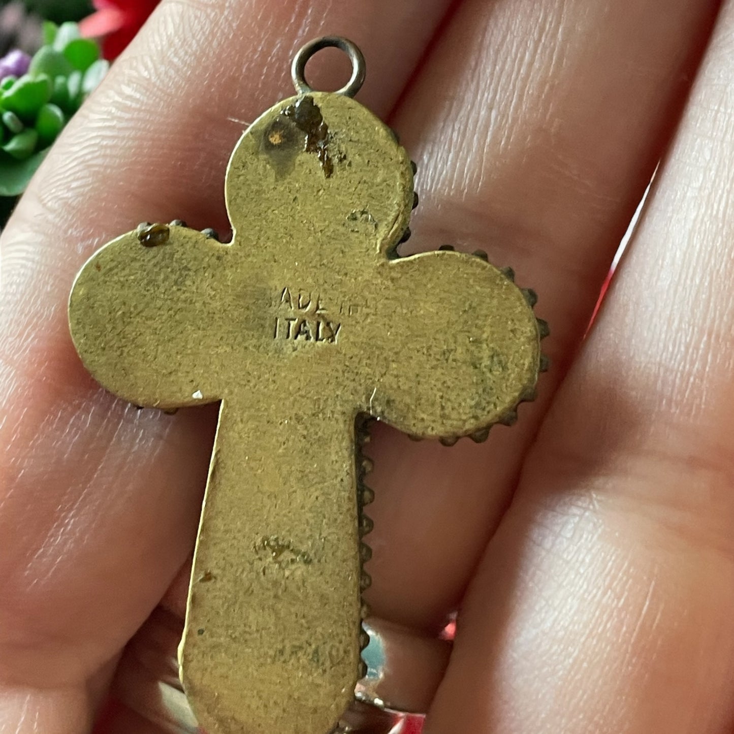 Croce in micromosaico policromo e ottone, fine anni ‘40