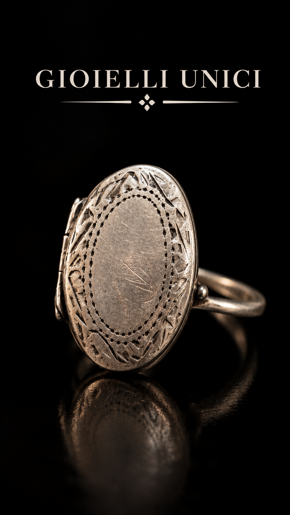 Anello in argento con vano segreto, poison ring o locker ring anni ‘40-‘50 inciso