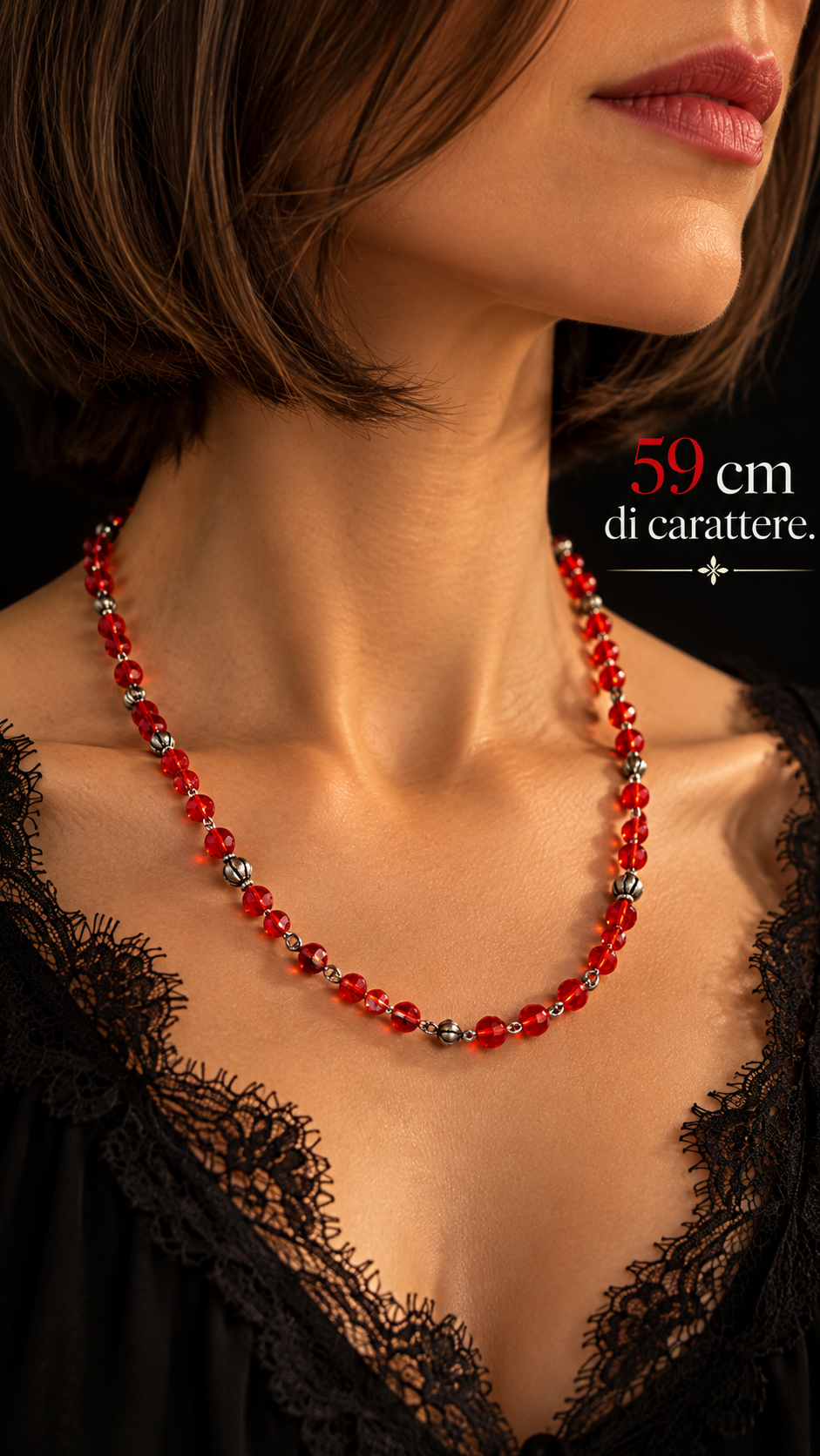 Collana vintage in perline di vetro sfaccettato rosso vivo con elementi argentati