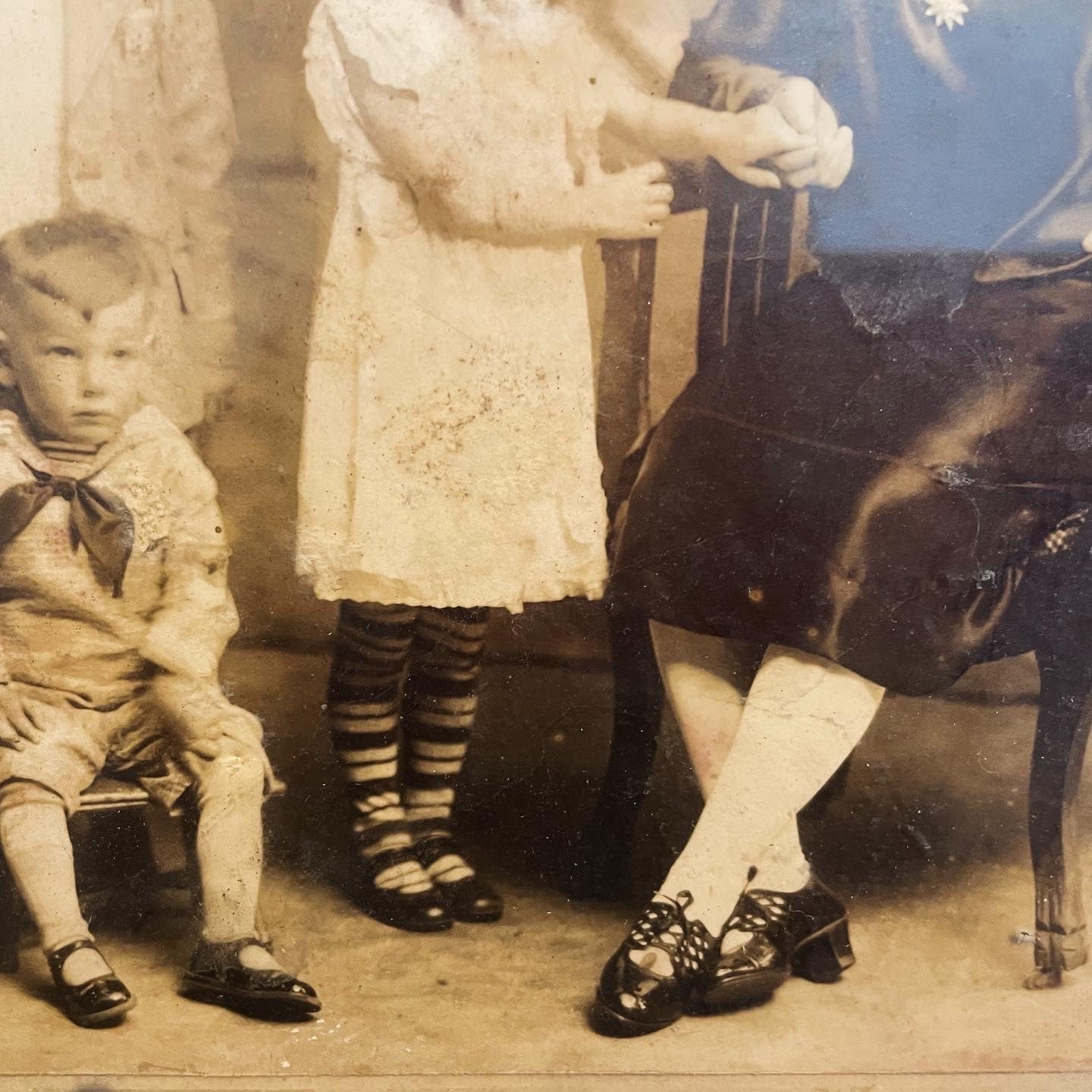 Large 1930s family portrait photograph