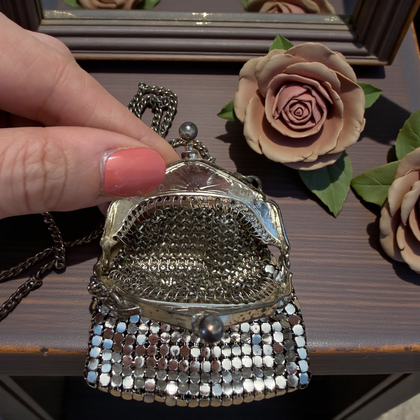 Borsellino con catena da collo, art déco maglia metallica argentata anni ‘30-‘40