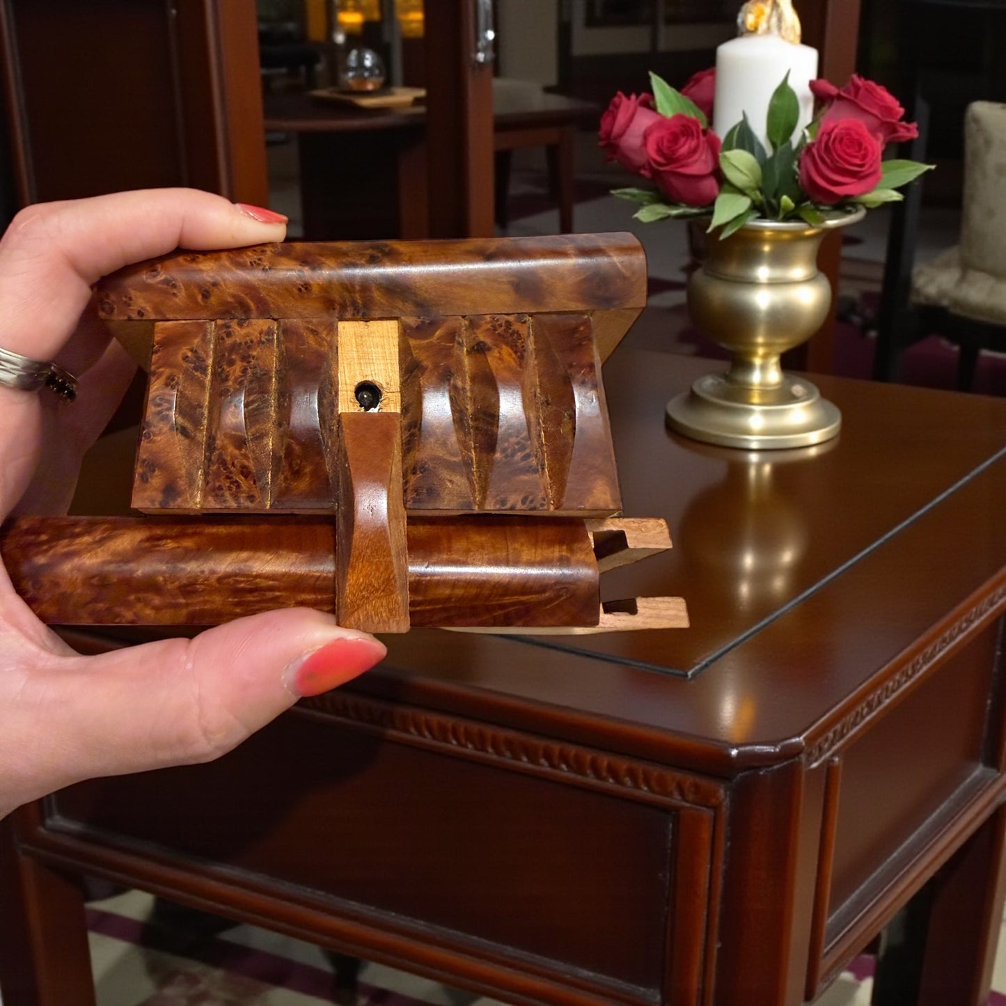 Scatola vintage ad apertura segreta in quattro passaggi, scomparto nascosto per la chiave