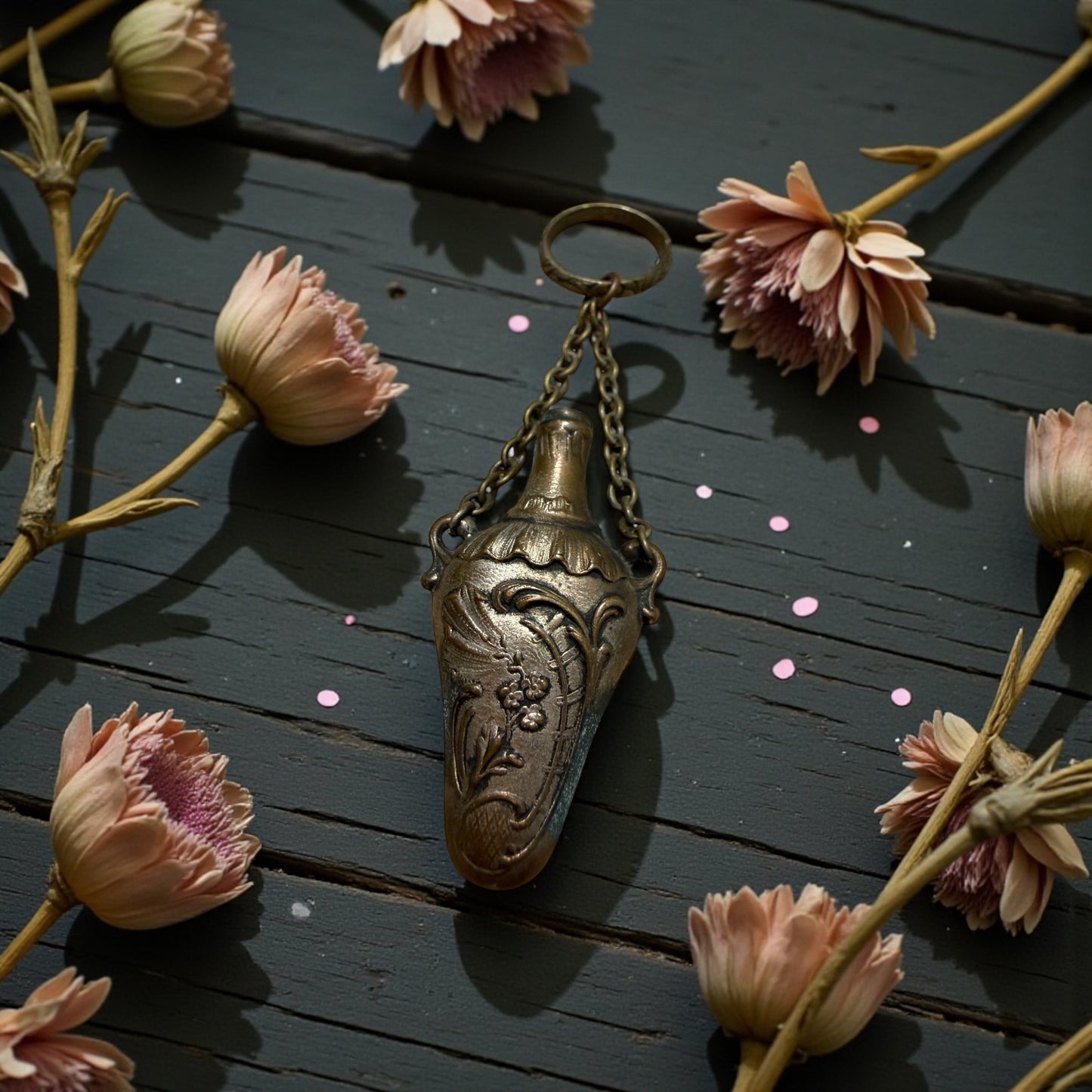 Pendente gioiello porta essenza/profumo da Chatelaine