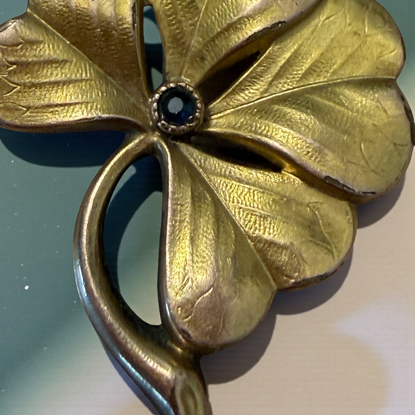 Spilla FIX placcata oro primo ‘900 a guisa di quadrifoglio