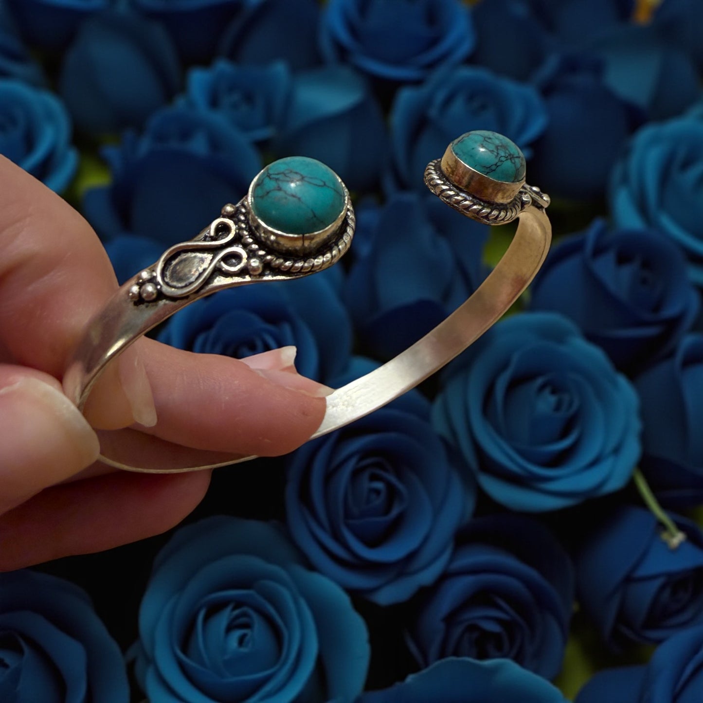 Bracciale aperto boho chic regolabile placcato argento, Nepal ca anni ‘80