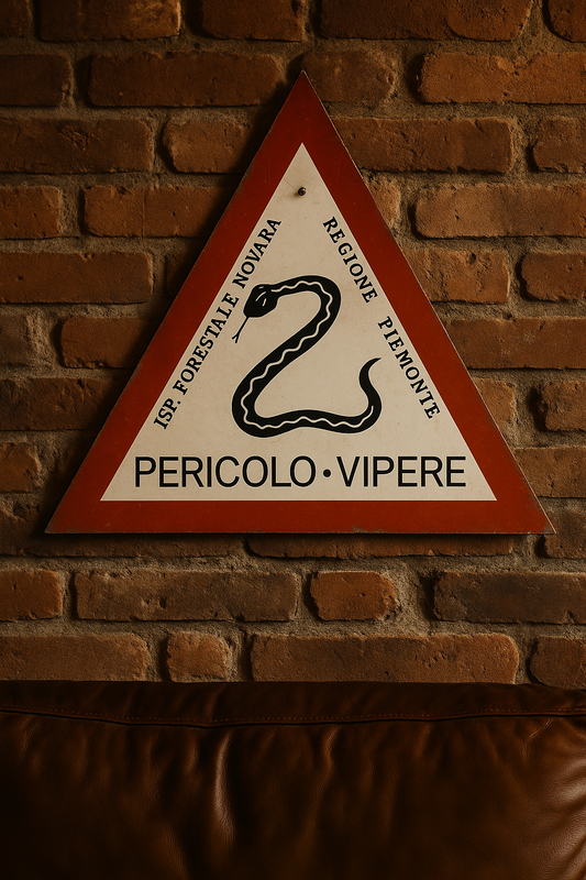 Cartello vintage, pericolo vipere regione Piemonte, arredo industrial￼