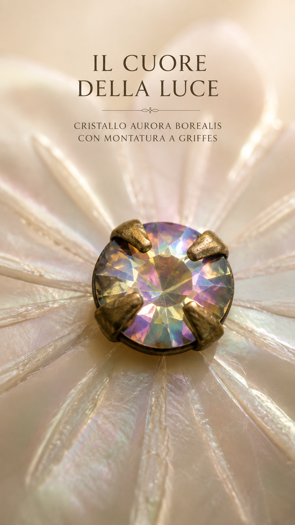 Orecchini in madreperla a guisa di fiore con centrale Aurora Borealis, fine anni ‘50