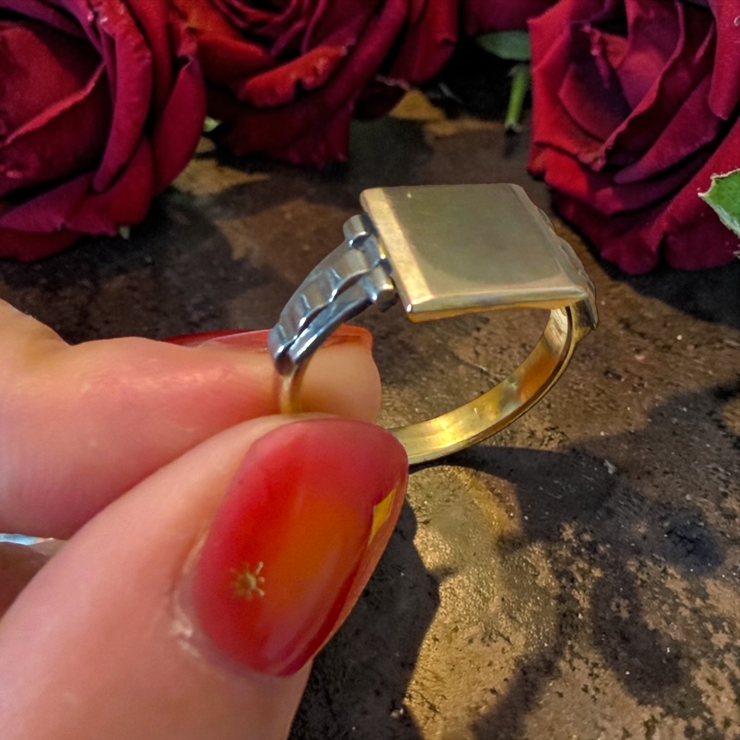Anello Chevalier oro 14 k e placca per iniziali