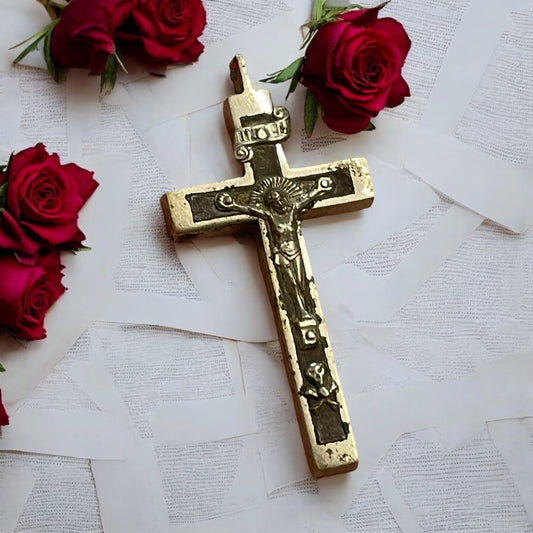 Antica croce memento mori da lutto con teschio