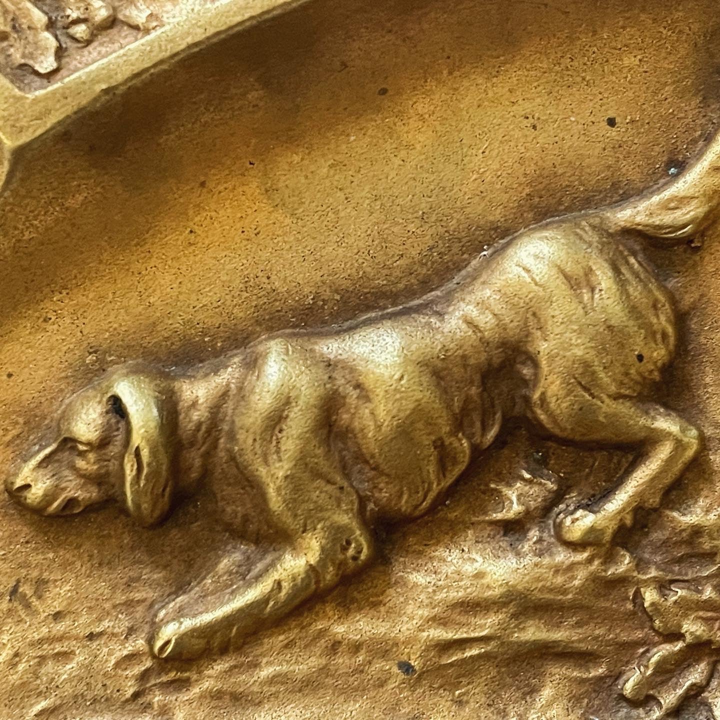 Hunting dog bronze ashtray