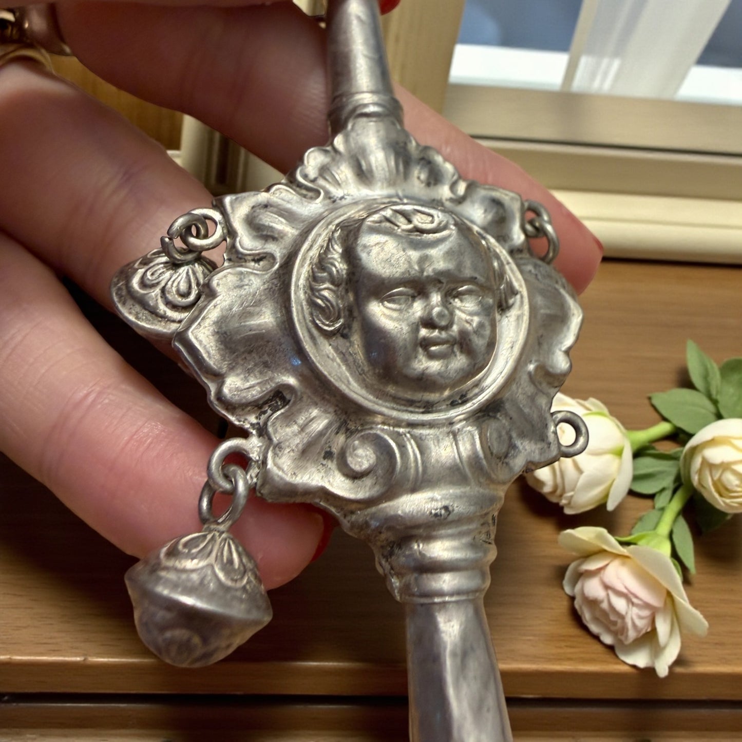 Amuleto/gioco da culla in argento con sonagli, seconda metà ‘800, molto raro