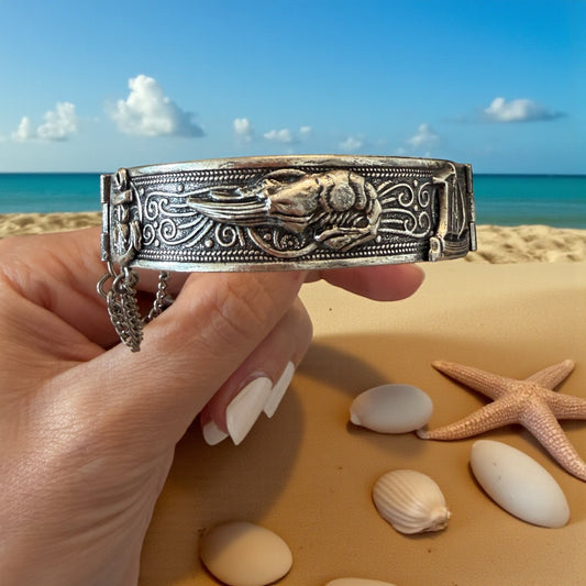 Bracciale in argento, lavorazione anni 50 delle coste dell’Egeo, doppia catenella di sicurezza, tema marinaro.