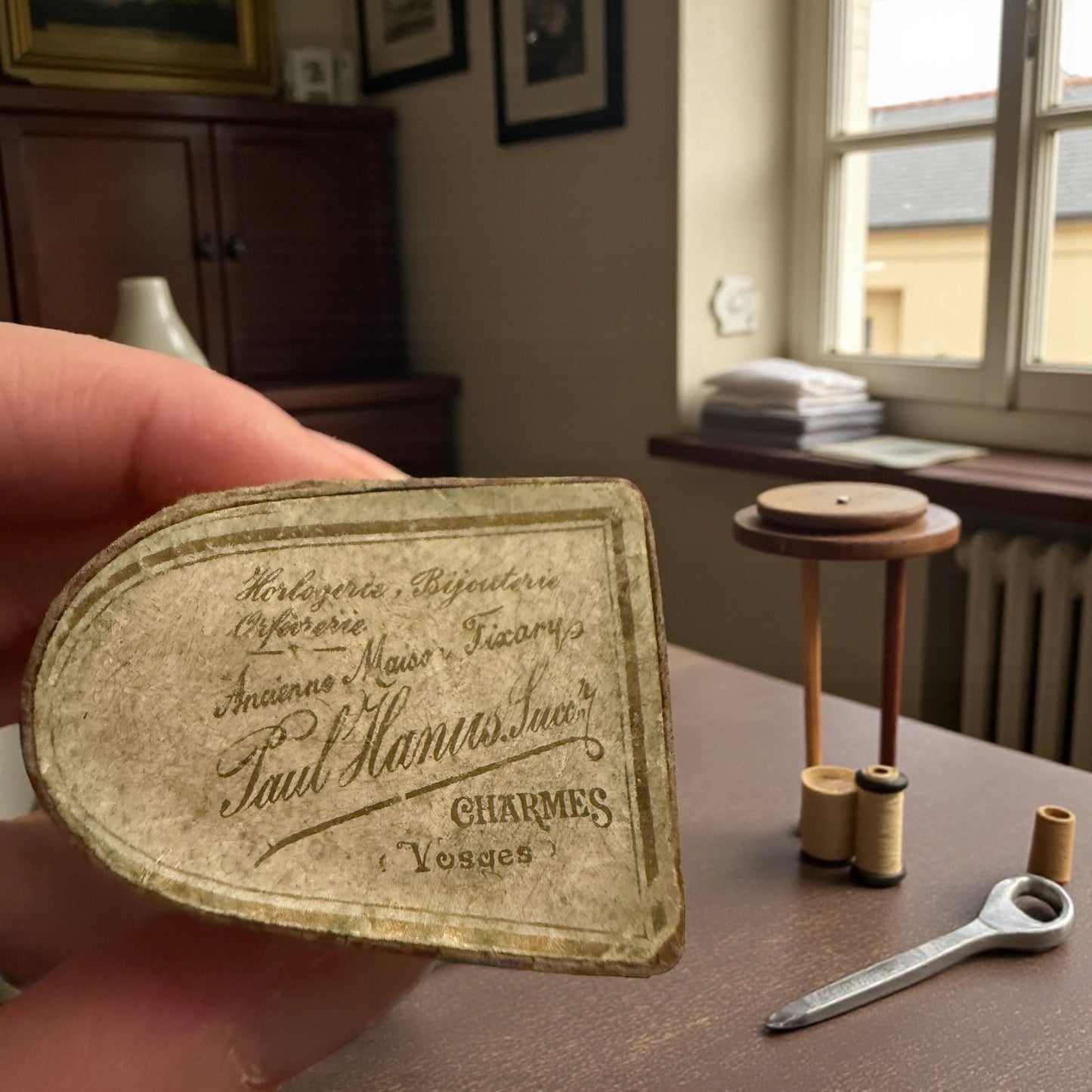 Prezioso ditale in argento antico completo di custodia, Francia, fine ‘800